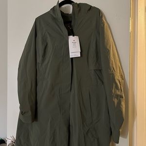 Lululemon NWT Rain Rebel Jacket size 16